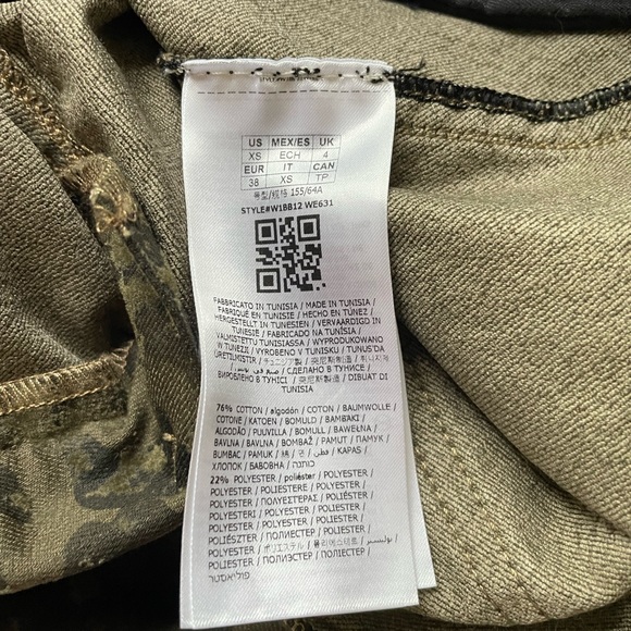 BRAND NEW GUESS CAMO CARGO PANT SZ XSMALL - Picture 13 of 15